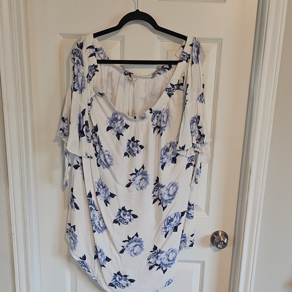 Blu Pepper Plus Size White and Blue Floral Blouse Off the Shoulder Sz 3XL